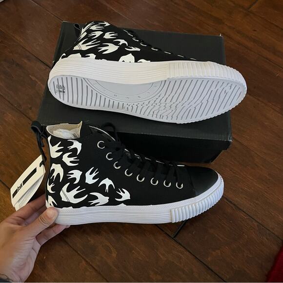 MCQ Alexander Queen Swallow Swarm Vulc High-Top Sneaker in Black - Picture 3 of 8